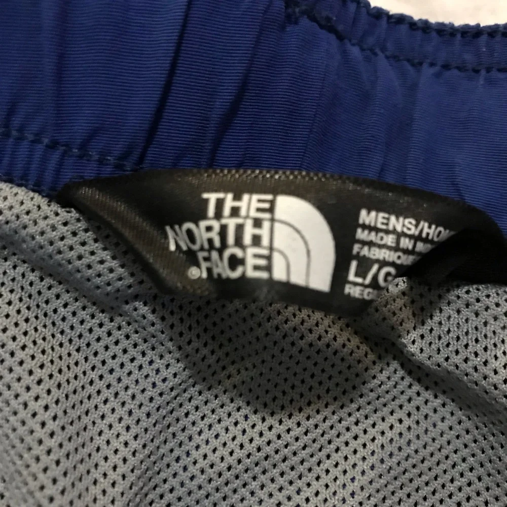 The North Face  Blue Performance Shorts /swim with Integrated Belt